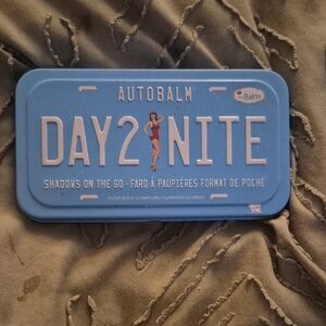 Autobalm Day2Nite Eyeshadow Palette